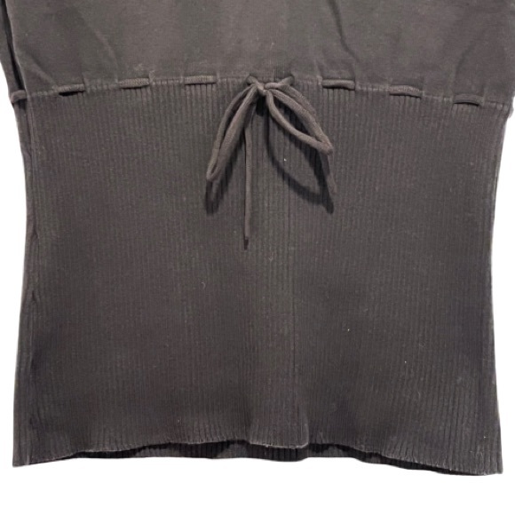 Black V-Neck Knit Short Sleeve Sweater Top with Woven Waist Tie and Ribbed Hem. - Picture 4 of 5